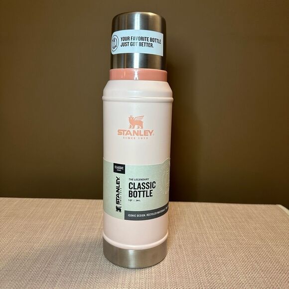 Stanley Legendary Classic Bottle Limestone Pink 1 Quart NWT - Picture 1 of 10